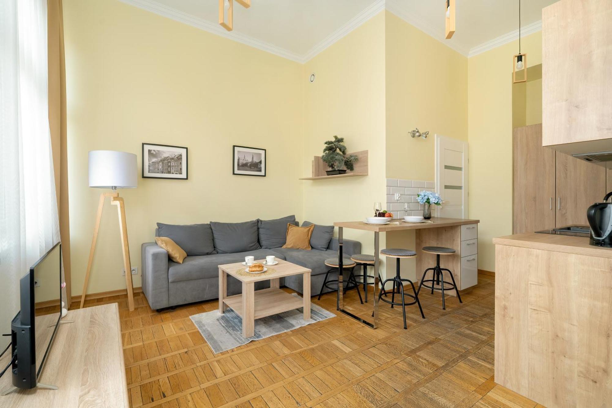 Jasne Studia Very Berry W Centrum Poznania By Noclegi Renters Esterno foto