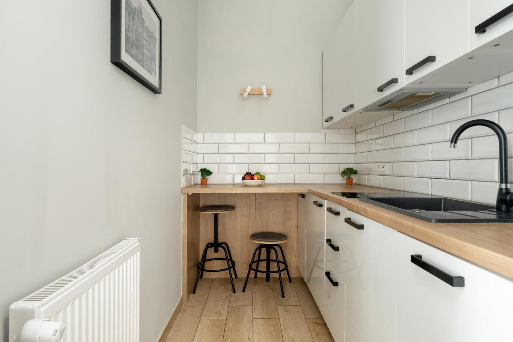 Jasne Studia Very Berry W Centrum Poznania By Noclegi Renters Esterno foto