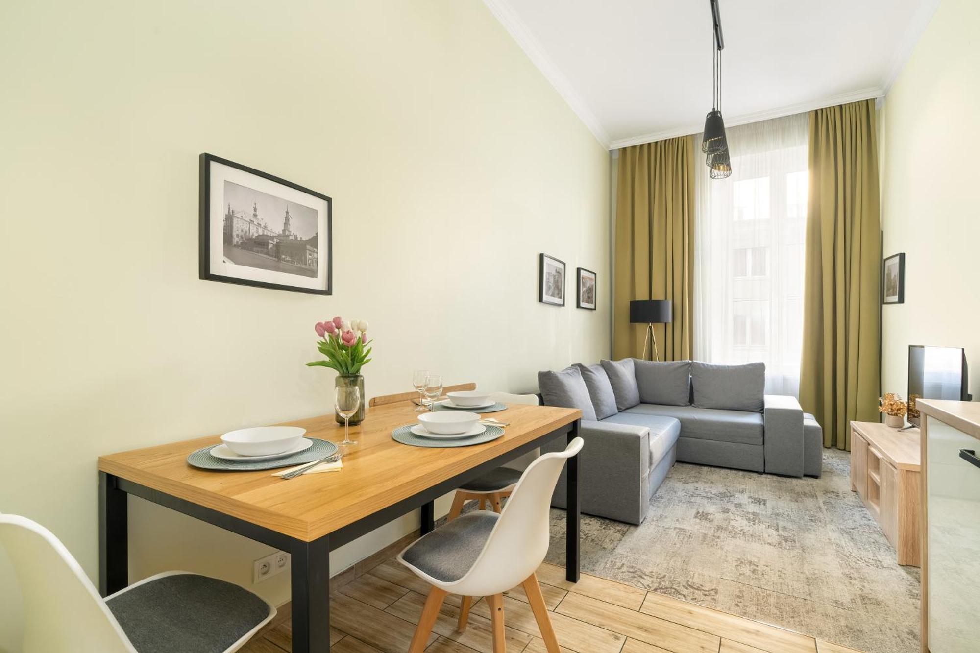 Jasne Studia Very Berry W Centrum Poznania By Noclegi Renters Esterno foto