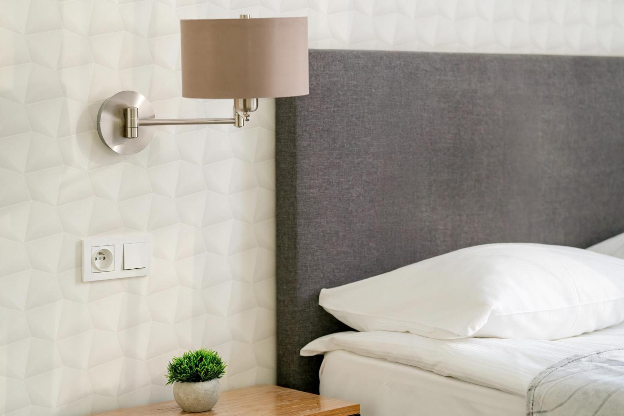 Jasne Studia Very Berry W Centrum Poznania By Noclegi Renters Esterno foto
